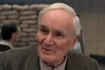 Desmond Llewelyn