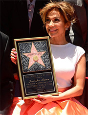 Sulla Walk of Fame brilla anche la stella di Jennifer Lopez