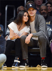 Mila Kunis e Ashton Kutcher aspettano il loro primo beb