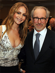 Jennifer Lawrence e Steven Spielberg per It's What I Do: A Photographer's Life of Love and War