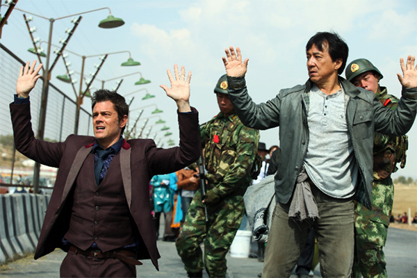 Foto dal film Skiptrace - Missione Hong Kong